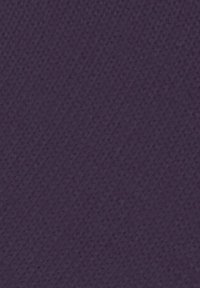 Tessuto di colore viola con texture, di spessore medio e con un motivo di tessitura uniforme, colore omogeneo su tutta la superficie, senza hardware o dettagli particolari.