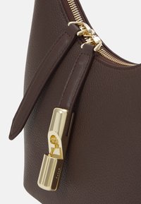 Furla GOCCIA S SHOULDER BAG - Borsa a mano - cioccolato