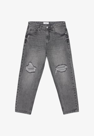 Szare dżinsy z denimu o luźnym kroju, z dwoma postrzępionymi przetarciami na kolanach i klasycznym pięciokieszeniowym wzorem. Przetarta faktura podkreśla vintage'owy wygląd.