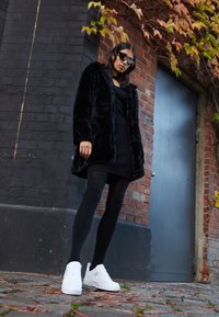 Urban Classics Klassisk kappa / rock - black