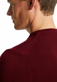 FALKE BASIC NEW MERINO CREW NECK - Strickpullover - wine