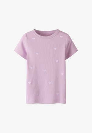Lilac short-sleeve t-shirt made of ribbed fabric, featuring small embroidered hearts throughout. Classic crew neckline and straight cut.