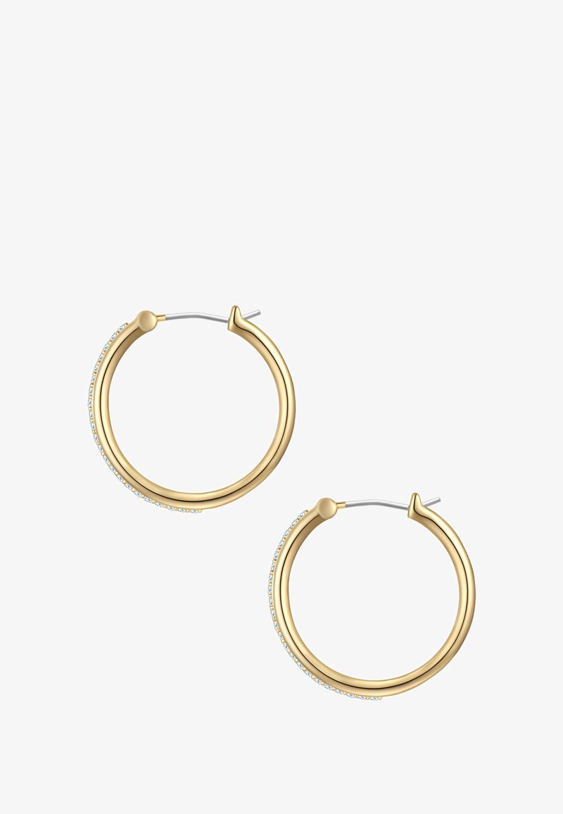 Zlaté kruhové náušnice s plochým dizajnom. Na jednej strane sa nachádza rady jasných drahokamov. Majú bezpečné pánty a lesklý povrch.