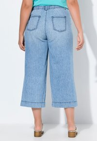 LAURASØN WEITES ELASTIKBUND - Jeans straight leg - bleached denim