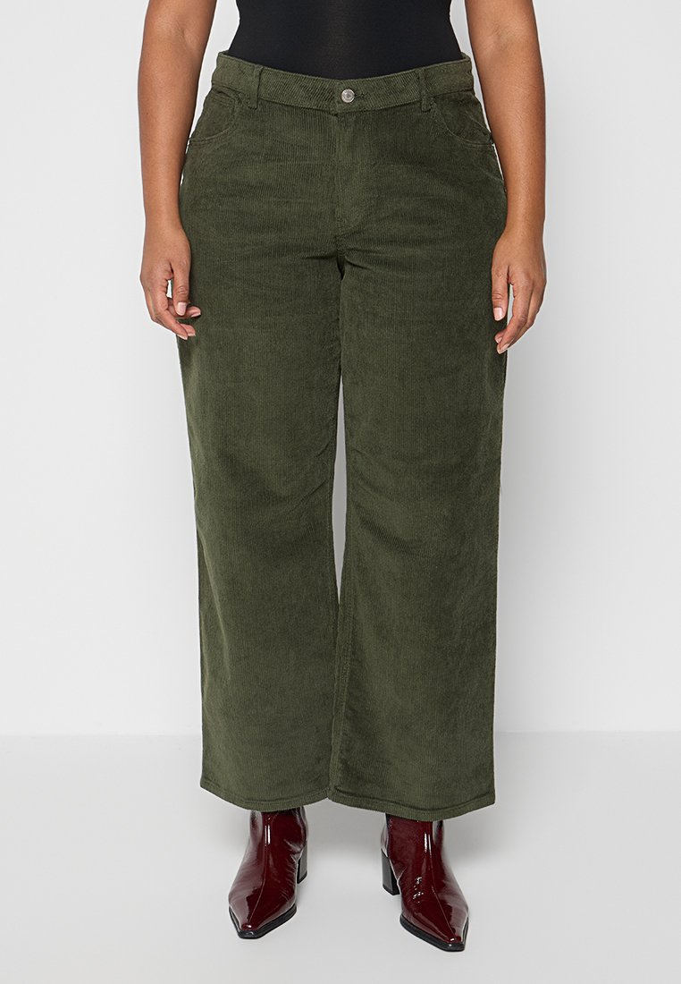 ONLY Carmakoma Broek groen