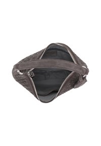 Dunkelgraue gewebte Lederhandtasche mit offenem Reißverschluss an der Oberseite, die ein inneres Reißverschlussfach und eine Stoffauskleidung zeigt, sowie einem kurzen Griff.