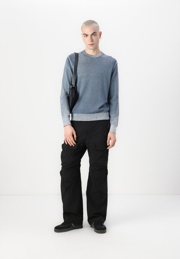 K LARENCE B - Jumper2