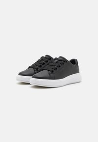 Calvin Klein CUPSOLE LACE UP - Sporta apavi - black