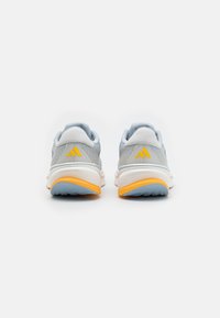 adidas Performance SUPERNOVA RISE - Bėgimo batai plentui - halo blue/blue