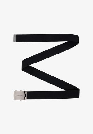 Schwarzer Stoffgürtel mit einer schlanken silbernen Metallschnalle, die ein graviertes Logo zeigt. Der Gürtel ist flach, hat eine glatte Textur und ein klares Design.