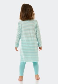 Türkise gestreifte lange Nachthemd mit passenden Leggings, aus weichem Stoff gefertigt. Es zeichnet sich durch eine lässige Passform und einen runden Ausschnitt aus.