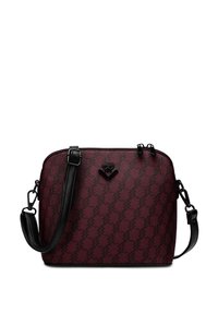 Rote Handtasche mit gemustertem Design, strukturiertem Stoff, schwarzen Akzenten und einem Schultergurt. Verfügt über ein Logo auf der Vorderseite und einen doppelten Reißverschluss.