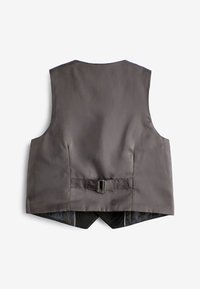 Gilet gris avec une texture lisse, doté d'un détail de boucle au dos et d'ouvertures sur les côtés, au design ajusté et sans manches.