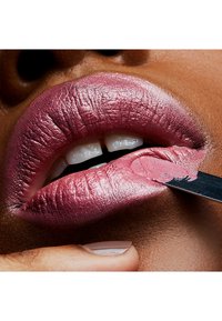 MAC FROST LIPSTICK liliowy
