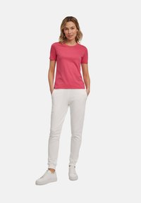 FALKE Basic Round Neck - T-Shirt basic - fuchsia