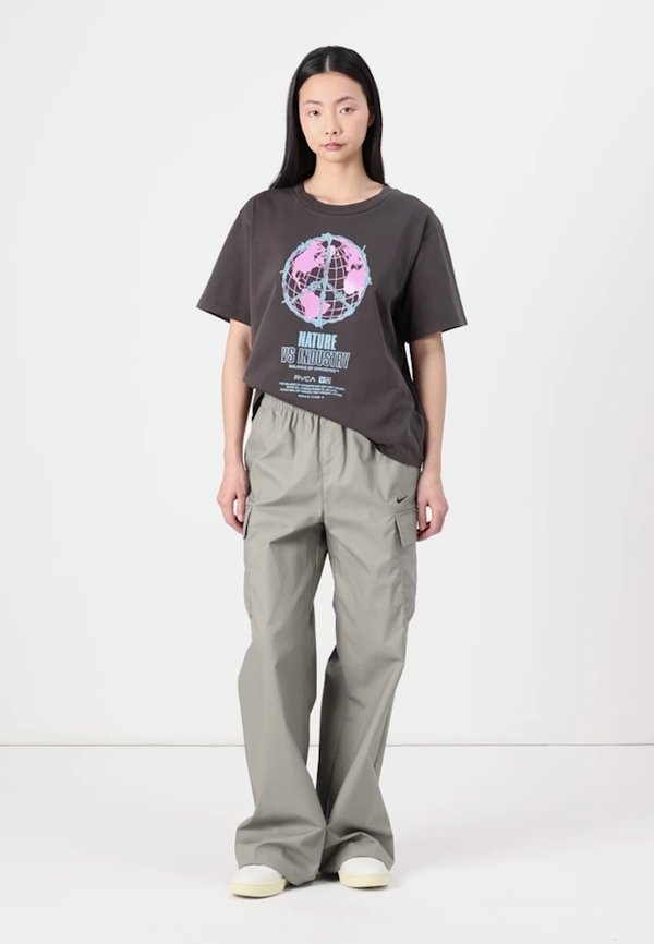 GLOBAL RVCA EASY TEE - Print T-shirt - tarmac4