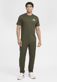 Nike Golf DRI-FIT VICTORY - Auduma bikses - cargo khaki black