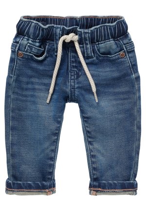 Pantalon bleu en denim pour tout-petit avec taille élastique, cordon blanc, revers roulés, et poches avant et arrière avec détails de boutons.
