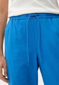 s.Oliver MIT ELASTIKBUND - Spodnie treningowe