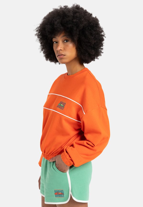 OVER - MIT RUNDHALSAUSSCHNITT - Sweatshirt - nme3