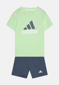 adidas Performance - UNISEX SET - T-shirt med print - semi green spark/preloved ink Miniatyrbild 1