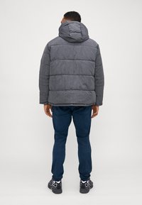 Jack & Jones JJBUILD PUFFER JACKET - Talvejope - dark grey melange