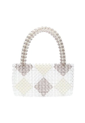 Borsa trasparente a perline con forma strutturata, caratterizzata da un motivo geometrico bianco e marrone chiaro, con manico arrotondato.