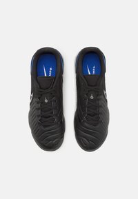 Nike Performance TIEMPO LEGEND 10 ACADEMY IC - Saalijalgpalli saapad - black/chrome/hyper royal