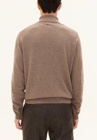 Oscar Jacobson SALIM ROLLNECK - Sweter