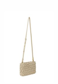 Beige geflochtene Leder Umhängetasche mit rechteckiger Form, verstellbarem Tragegurt und Beschlägen in Goldoptik. Strukturiert Oberfläche.