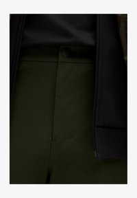 Valitud, gator green