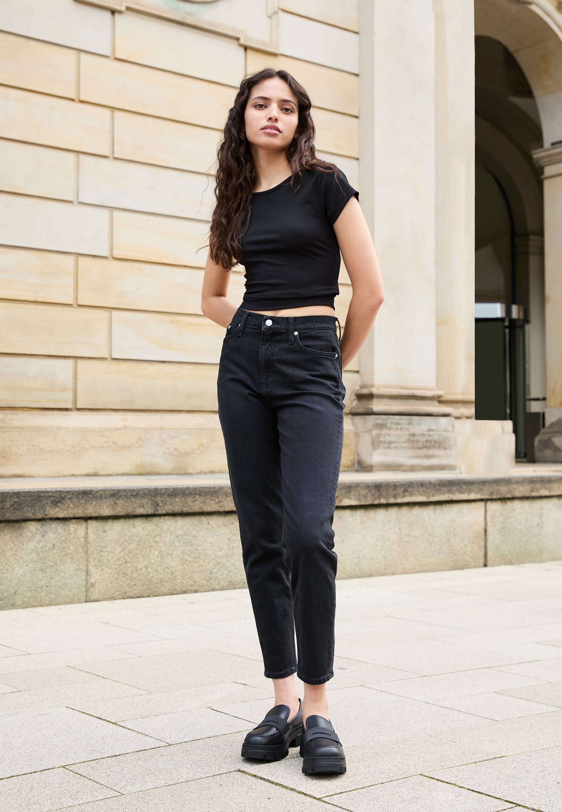 Jeans Mom Fit Negro Mujer Ref 0051 Jean Mom Fit, Negro