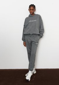 LA MANIA RIDGE 3 - Pantaloni de trening - grey