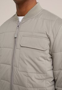 WE Fashion Bomber stiliaus striukė - grey