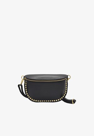 Sac bandoulière en cuir noir avec fermeture éclair dorée, clous dorés le long du bord inférieur, et sangle réglable avec ferrures dorées.