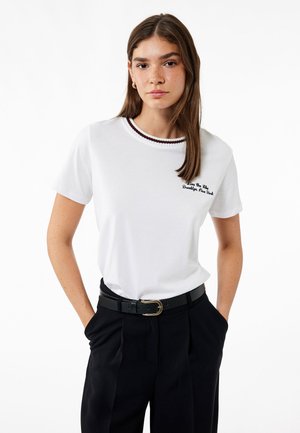 EMBROIDERED - T-shirts basic - beige