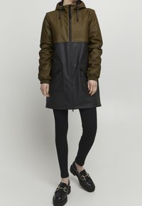 b.young Parka - olive
