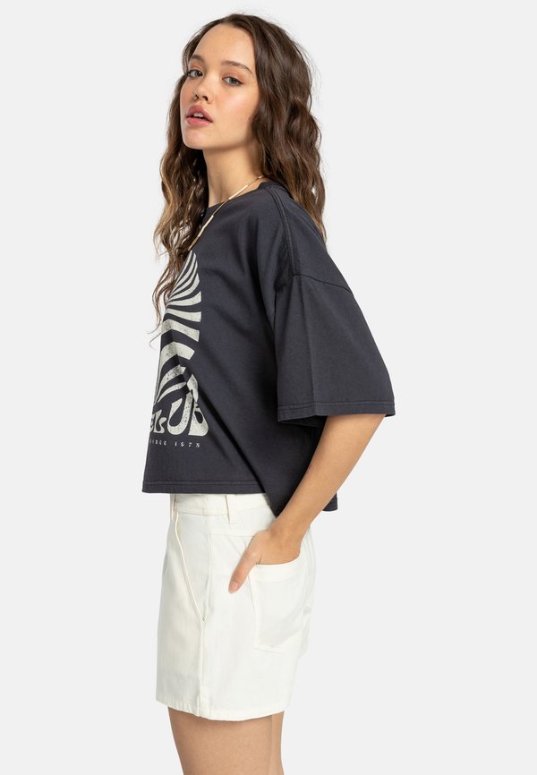 BEACH SUNRISE - Shorts - salt crystal3