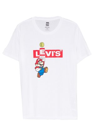 Weißes Baumwoll-T-Shirt mit einem bunten Grafikmotiv eines springenden Charakters, mit dem roten Text "LEVI'S" und einer gelben Münze darüber.