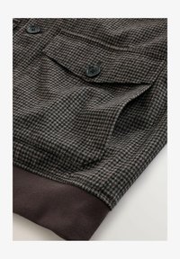 Ausgewählt, neutral