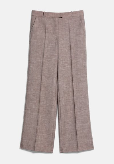Pantalon à jambes larges en tissu texturé marron clair avec plis sur le devant et poches latérales, présenté à plat sur fond blanc.