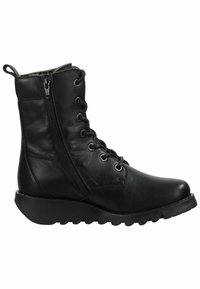 Bottine en cuir noir avec un bout arrondi, un la�çage sur le devant et une fermeture éclair sur le côté. Semelle texturée pour une bonne adhérence.