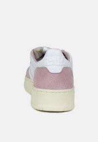 Autry MEDALIST LOW - Sneakers basse - white powder