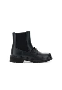 Botine din piele neagră până la gleznă, cu panouri elastice pe laterale, vârf în stil mocasin și talpă din cauciuc texturat. Prezintă cusături detaliate și accente sub formă de fundițe.