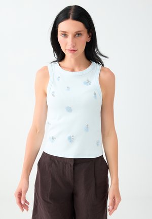 Jimmy Key, RHINESTONE EMBELLISHED SLEEVELESS TANK TOP - Débardeur - light blue
