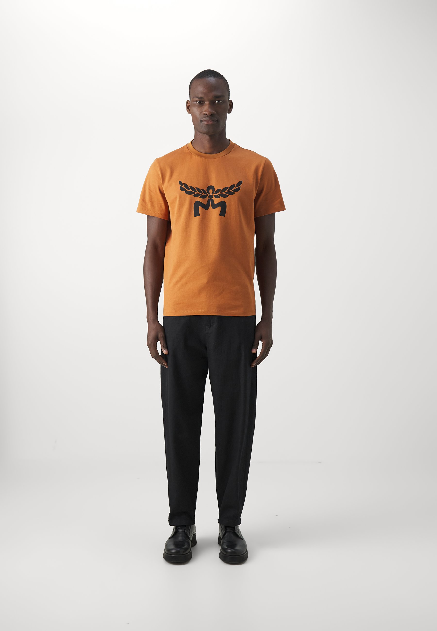 MCM LAUREL - Print T-shirt - cognac - Zalando.co.uk