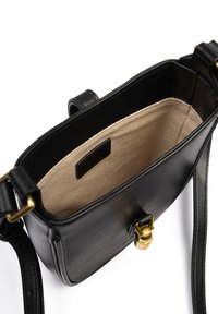 L37 Torba čez telo - black