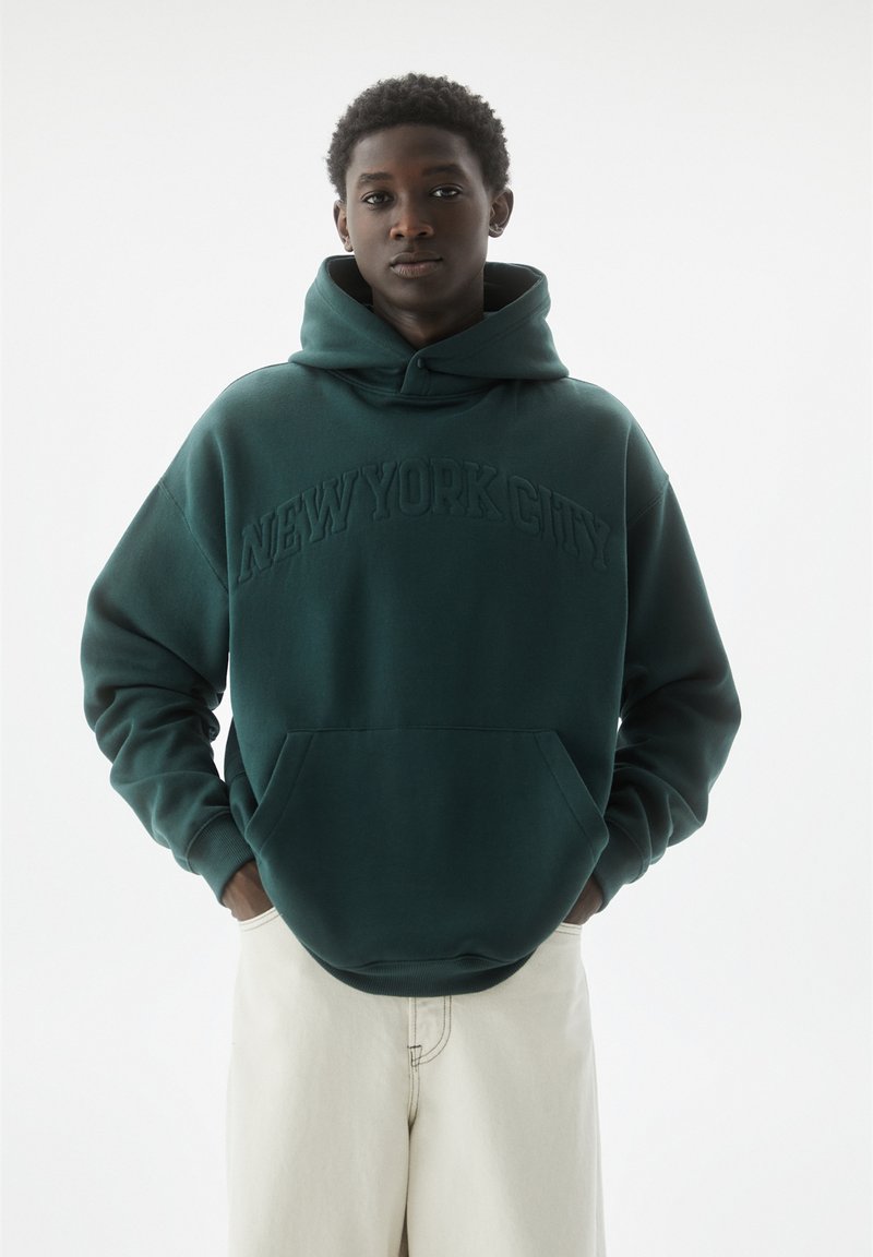 PULL&BEAR NEW YORK VARSITY Kapuzenpullover dark green/dunkelgrün