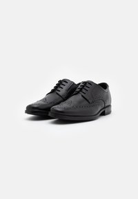 Clarks Derbies & Richelieus - black