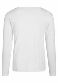 Tricou alb cu mâneci lungi și decolteu rotund, fabricat din bumbac moale. Prezintă o textură netedă și un design simplu, fără accente.